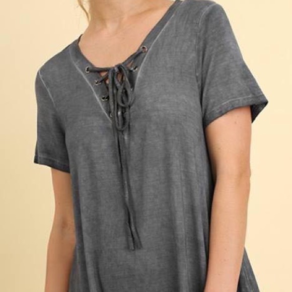 Umgee Crisscross Tie Top // Soft & Flowy ✨ - Picture 2 of 2